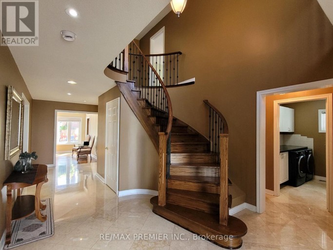 70 BILBERMAR DRIVE, Richmond Hill (Devonsleigh), Ontario, L4S1B9
