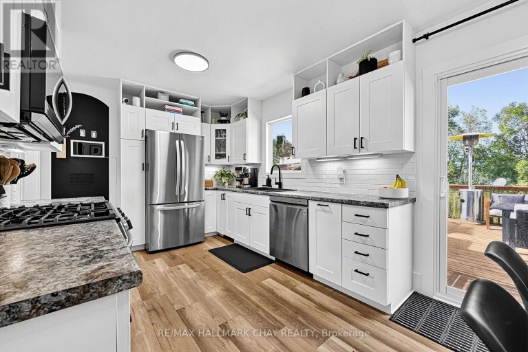 32 CAROLINE STREET, Barrie (Allandale Centre), Ontario, L4N2S3