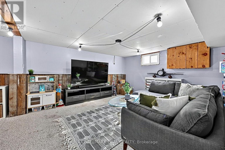 32 CAROLINE STREET, Barrie (Allandale Centre), Ontario, L4N2S3