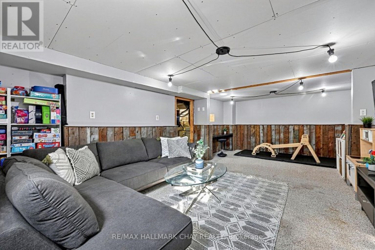 32 CAROLINE STREET, Barrie (Allandale Centre), Ontario, L4N2S3