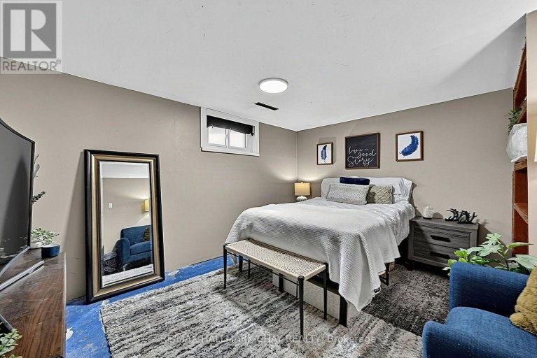 32 CAROLINE STREET, Barrie (Allandale Centre), Ontario, L4N2S3