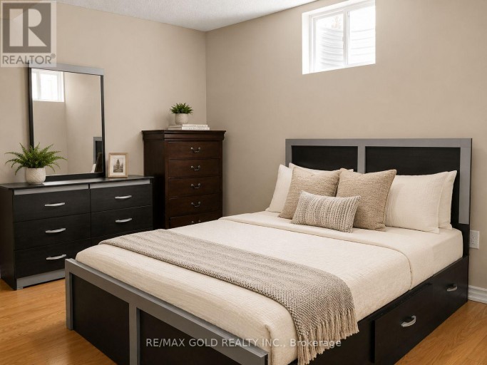 24 GANDER CRESCENT, Brampton (Vales of Castlemore), Ontario, L6P2J5