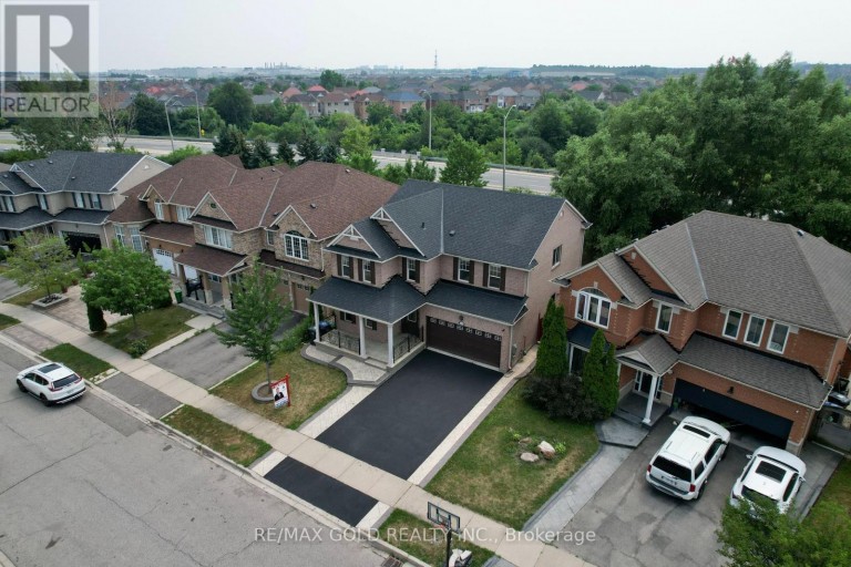 24 GANDER CRESCENT, Brampton (Vales of Castlemore), Ontario, L6P2J5
