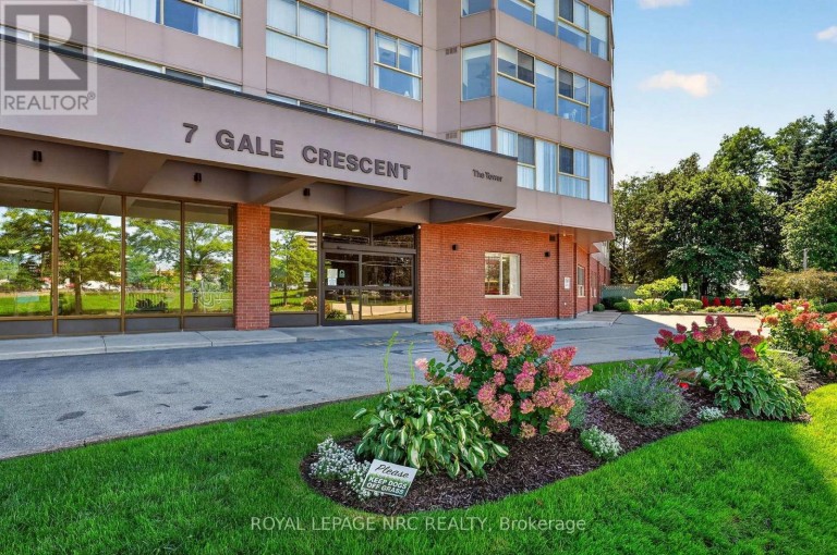 302 - 7 GALE CRESCENT, St. Catharines (E. Chester), Ontario, L2R7M8