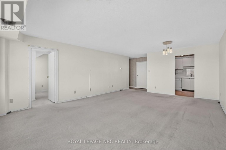 302 - 7 GALE CRESCENT, St. Catharines (E. Chester), Ontario, L2R7M8