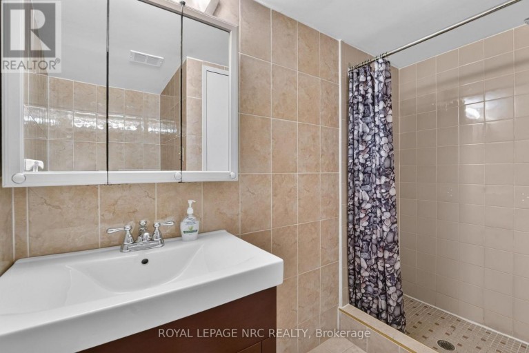 302 - 7 GALE CRESCENT, St. Catharines (E. Chester), Ontario, L2R7M8