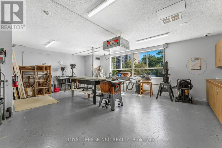 302 - 7 GALE CRESCENT, St. Catharines (E. Chester), Ontario, L2R7M8
