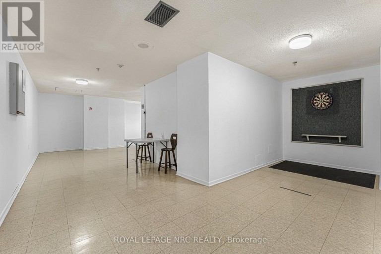302 - 7 GALE CRESCENT, St. Catharines (E. Chester), Ontario, L2R7M8