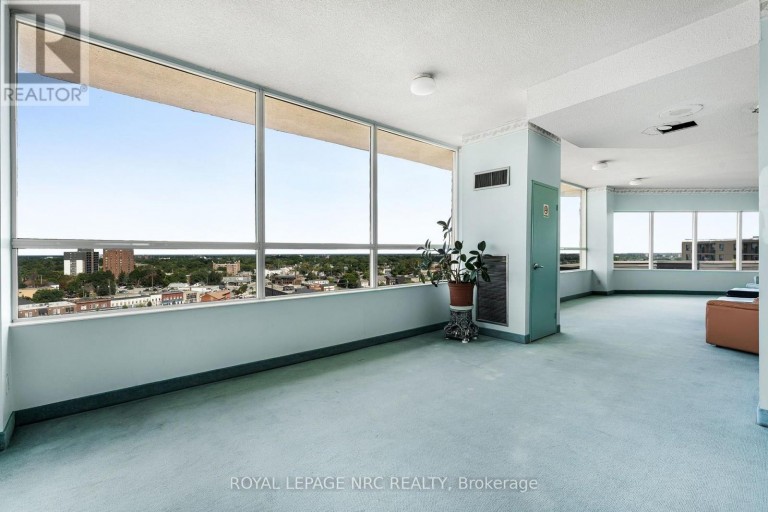 302 - 7 GALE CRESCENT, St. Catharines (E. Chester), Ontario, L2R7M8