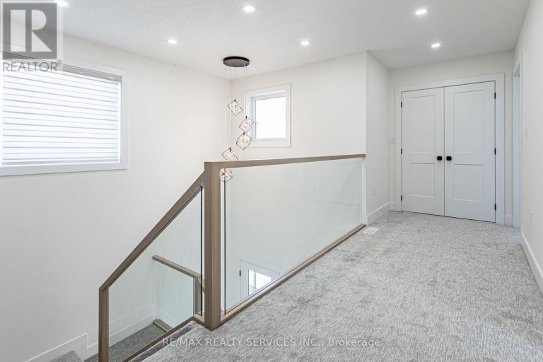 1292 HONEYWOOD DRIVE, London South (South U), Ontario, N6M0M1