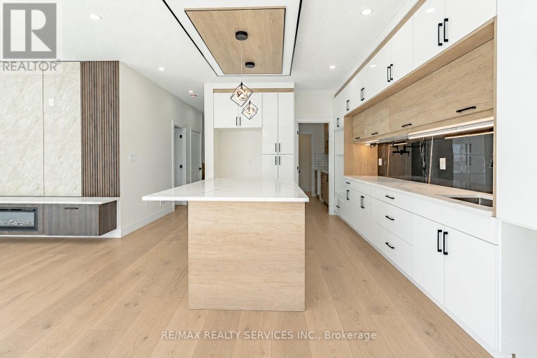 1292 HONEYWOOD DRIVE, London South (South U), Ontario, N6M0M1