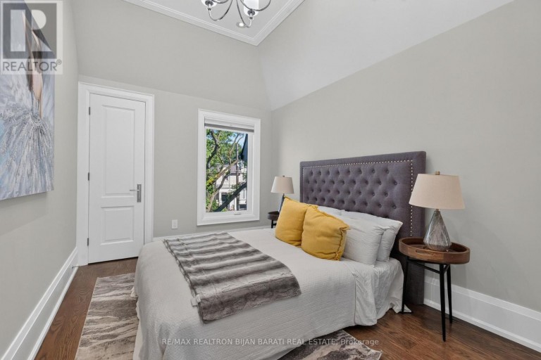 111 KINGSDALE AVENUE, Toronto (Willowdale East), Ontario, M2N3W5
