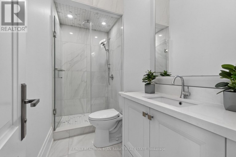 111 KINGSDALE AVENUE, Toronto (Willowdale East), Ontario, M2N3W5