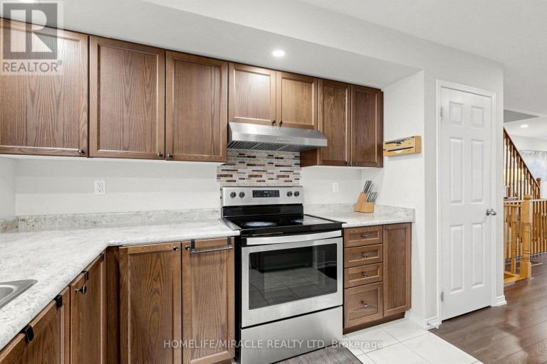 2725 DEPUTY MINISTER PATH, Oshawa (Windfields), Ontario, L1L0M7