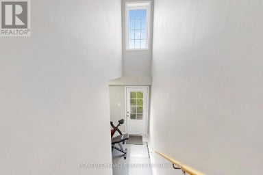 2725 DEPUTY MINISTER PATH Oshawa (Windfields) Ontario photo 22