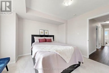 2725 DEPUTY MINISTER PATH Oshawa (Windfields) Ontario photo 27