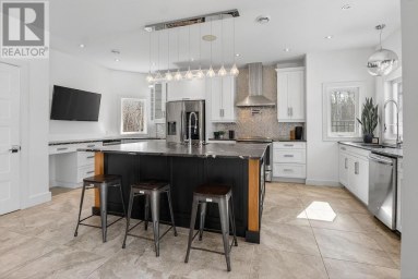 15 Driftwood Avenue Skead Ontario photo 2
