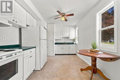 106 HUMEWOOD DRIVE Belleville (Belleville Ward) Ontario photo 8