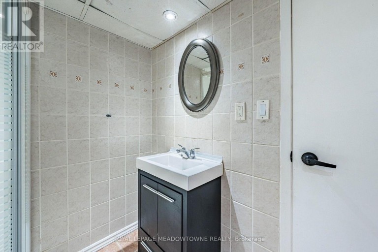 46 REIGATE AVENUE, Brampton (Madoc), Ontario, L6V2E3