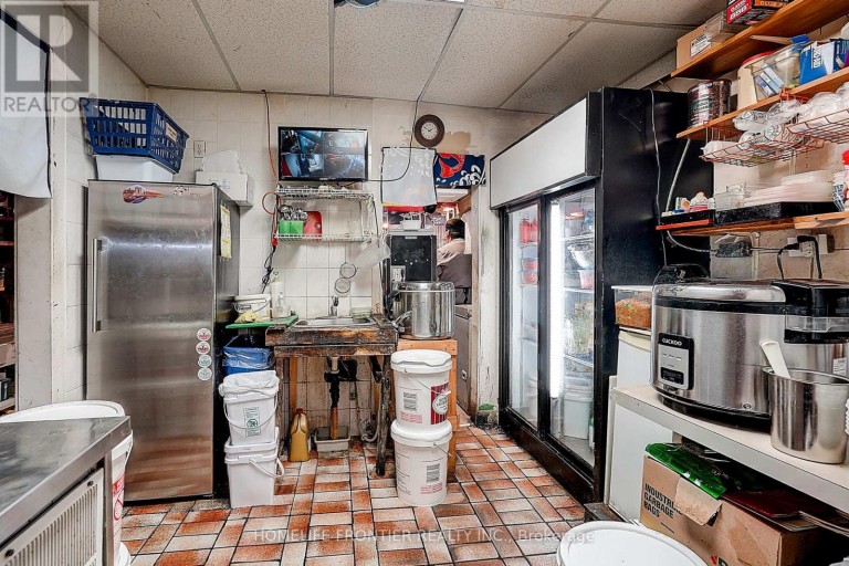 482 BLOOR STREET W, Toronto (Annex), Ontario, M5S1X8