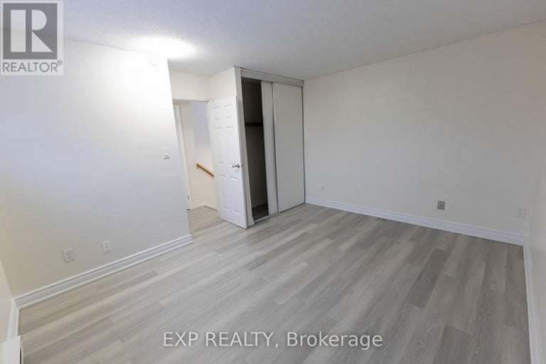 120 - 248 MILESTONE CRESCENT, Aurora (Aurora Village), Ontario, L4G3M2