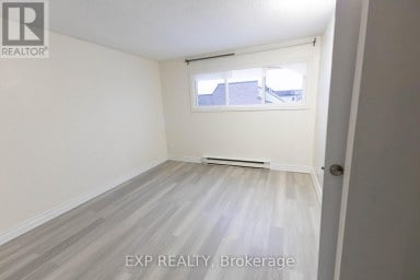 120 - 248 MILESTONE CRESCENT Aurora (Aurora Village) Ontario photo 12