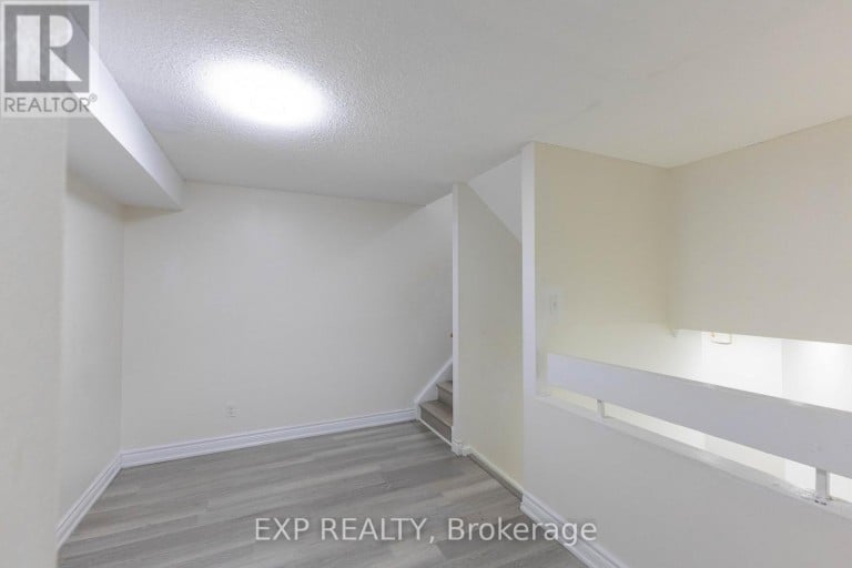 120 - 248 MILESTONE CRESCENT, Aurora (Aurora Village), Ontario, L4G3M2