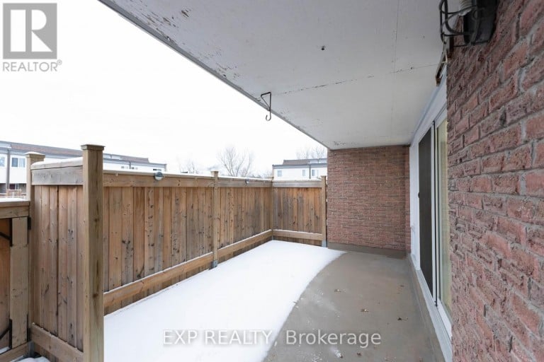 120 - 248 MILESTONE CRESCENT, Aurora (Aurora Village), Ontario, L4G3M2