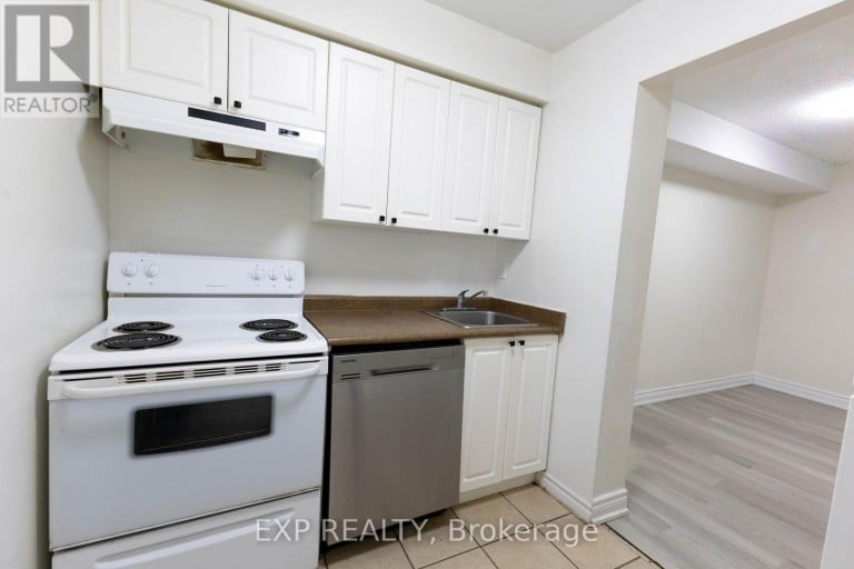 120 - 248 MILESTONE CRESCENT, Aurora (Aurora Village), Ontario, L4G3M2