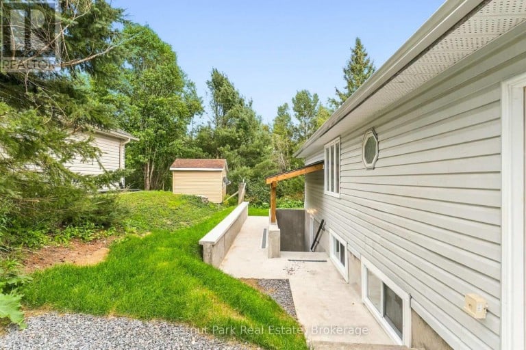 30 CATHARINE CRESCENT, Bracebridge (Monck (Bracebridge)), Ontario, P1L1B1