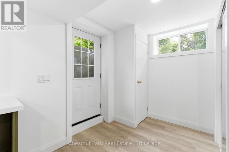 30 CATHARINE CRESCENT, Bracebridge (Monck (Bracebridge)), Ontario, P1L1B1