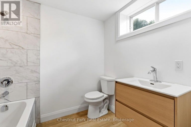 30 CATHARINE CRESCENT, Bracebridge (Monck (Bracebridge)), Ontario, P1L1B1