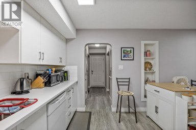 1826 34 Avenue SW Calgary Alberta photo 37