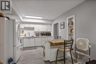 1826 34 Avenue SW Calgary Alberta photo 40