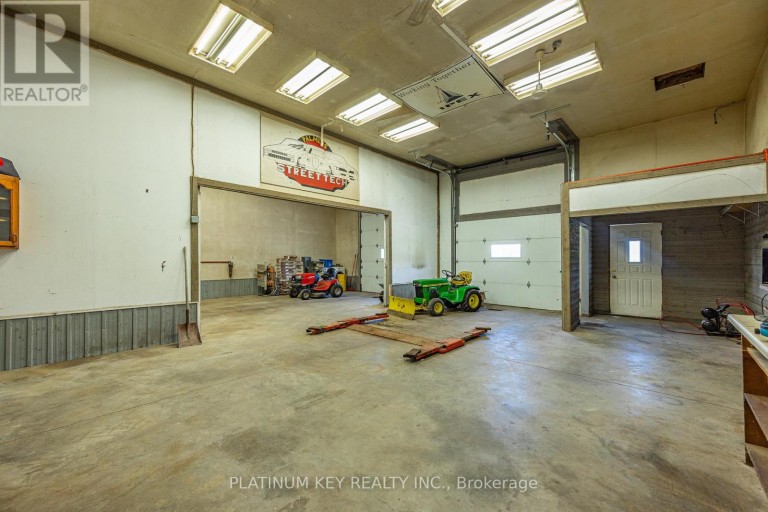 2731 LONGWOODS ROAD, Southwest Middlesex, Ontario, N0L2N0