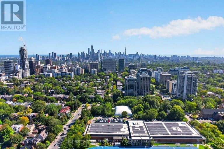 861 AVENUE ROAD, Toronto (Yonge-Eglinton), Ontario, M5P2K4