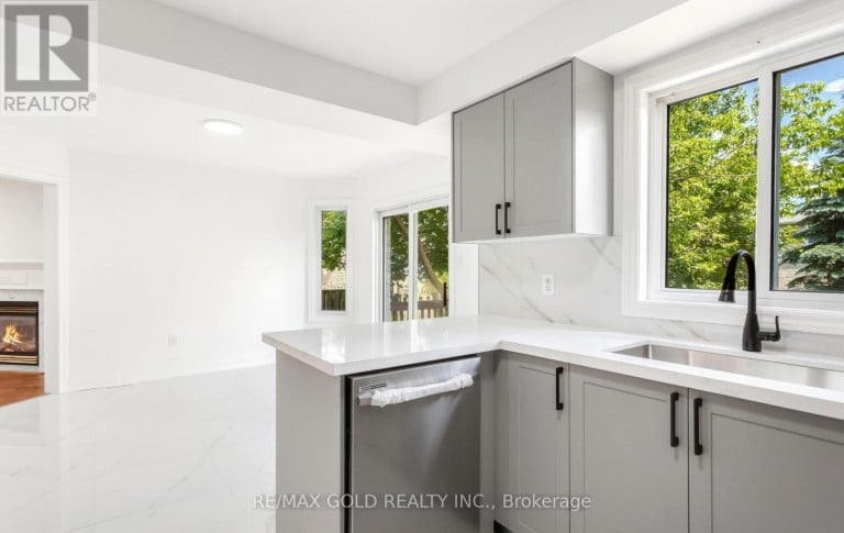 123 RUFFET DRIVE, Barrie (Edgehill Drive), Ontario, L4N0P2
