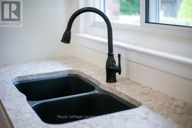540 6TH AVENUE E Owen Sound Ontario photo 9
