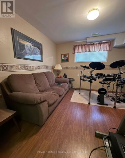 7 LANG COURT, Kawartha Lakes (Lindsay), Ontario, K9V6E5