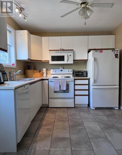 7 LANG COURT, Kawartha Lakes (Lindsay), Ontario, K9V6E5