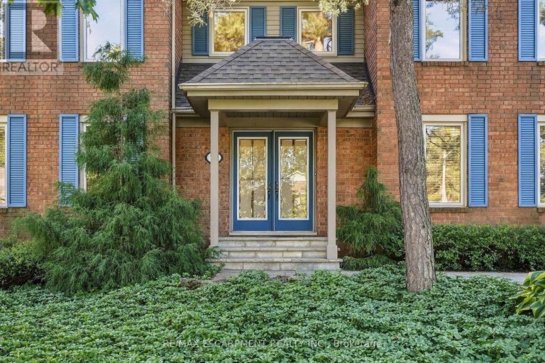 77 FLANDERS DRIVE, Hamilton (Waterdown), Ontario, L8B0G6