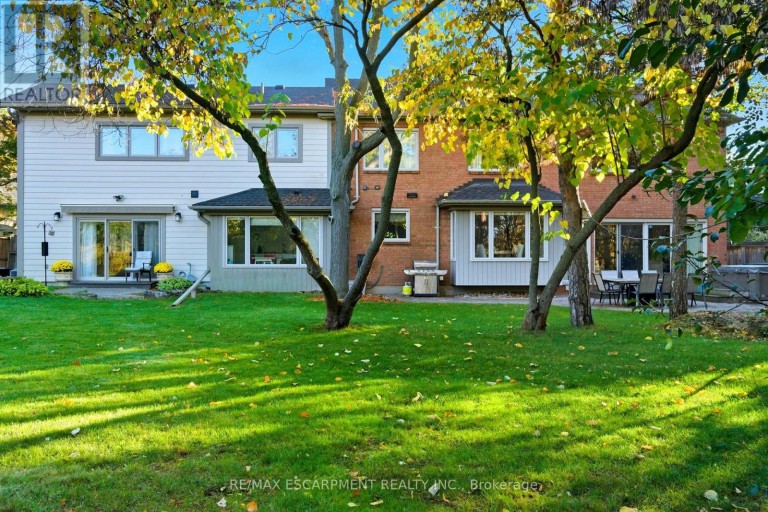 77 FLANDERS DRIVE, Hamilton (Waterdown), Ontario, L8B0G6