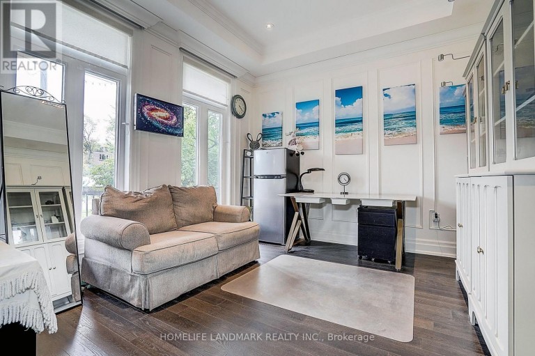 153 LAWRENCE AVENUE, Richmond Hill (Harding), Ontario, L4C1Z4