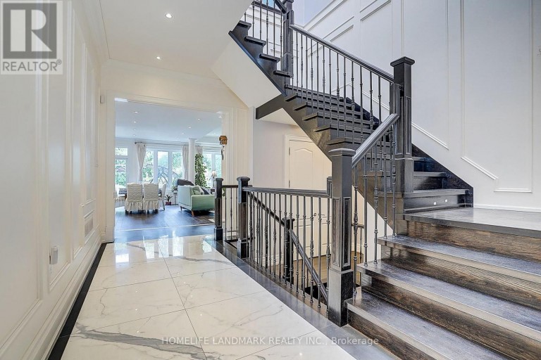 153 LAWRENCE AVENUE, Richmond Hill (Harding), Ontario, L4C1Z4