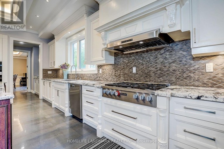 153 LAWRENCE AVENUE, Richmond Hill (Harding), Ontario, L4C1Z4