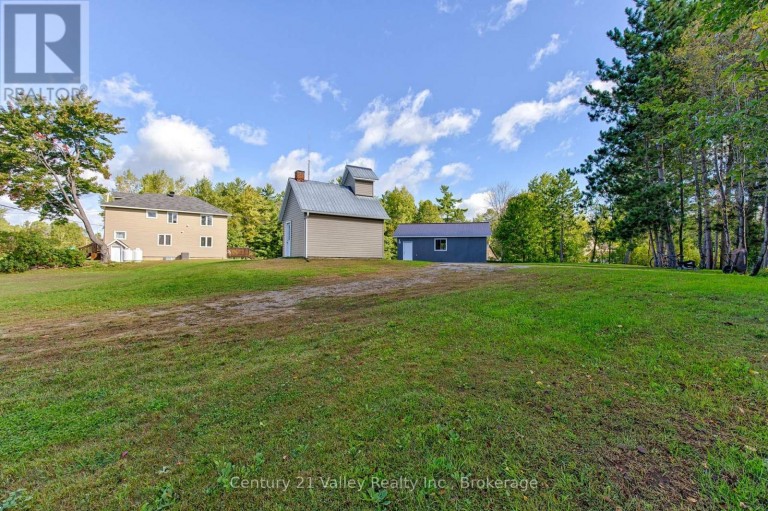 387 SELL ROAD, North Algona Wilberforce, Ontario, K8A6W4