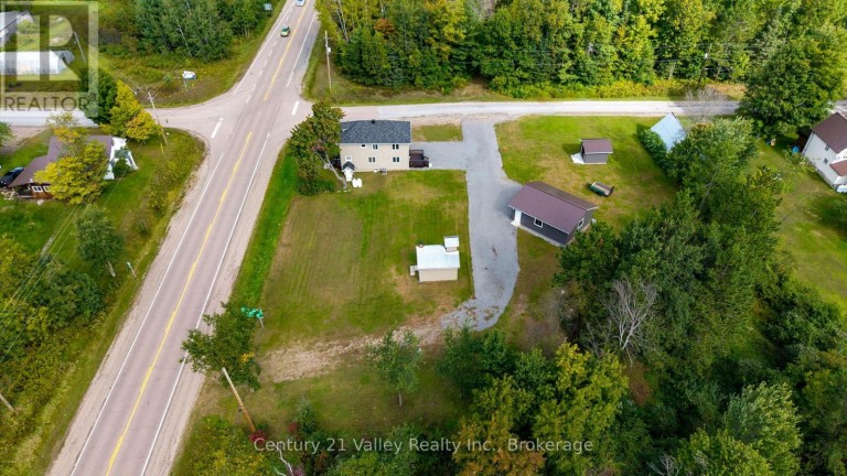 387 SELL ROAD, North Algona Wilberforce, Ontario, K8A6W4