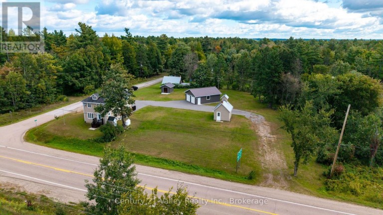387 SELL ROAD, North Algona Wilberforce, Ontario, K8A6W4
