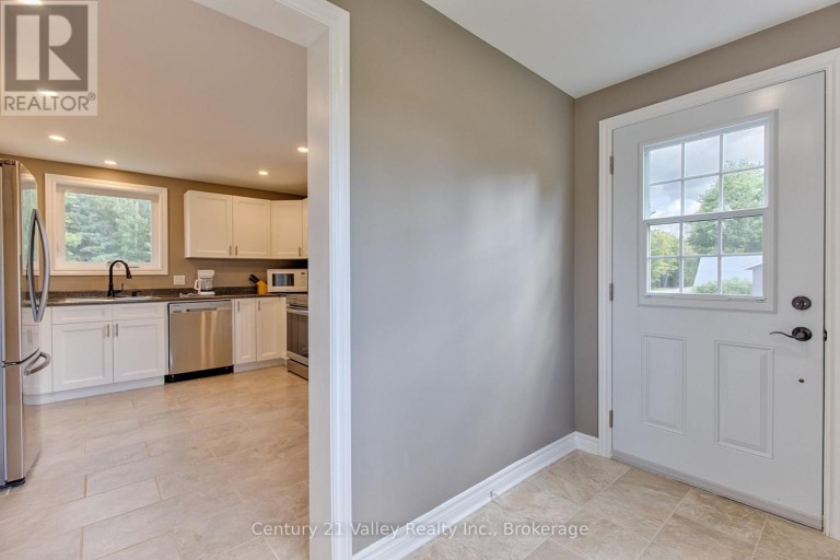 387 SELL ROAD, North Algona Wilberforce, Ontario, K8A6W4