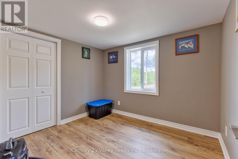 387 SELL ROAD, North Algona Wilberforce, Ontario, K8A6W4